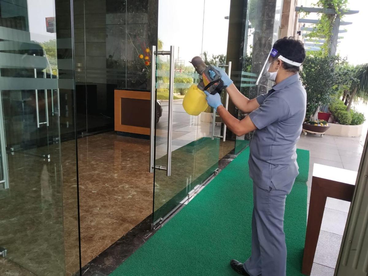 Radisson Blu Hotel Rudrapur Buitenkant foto
