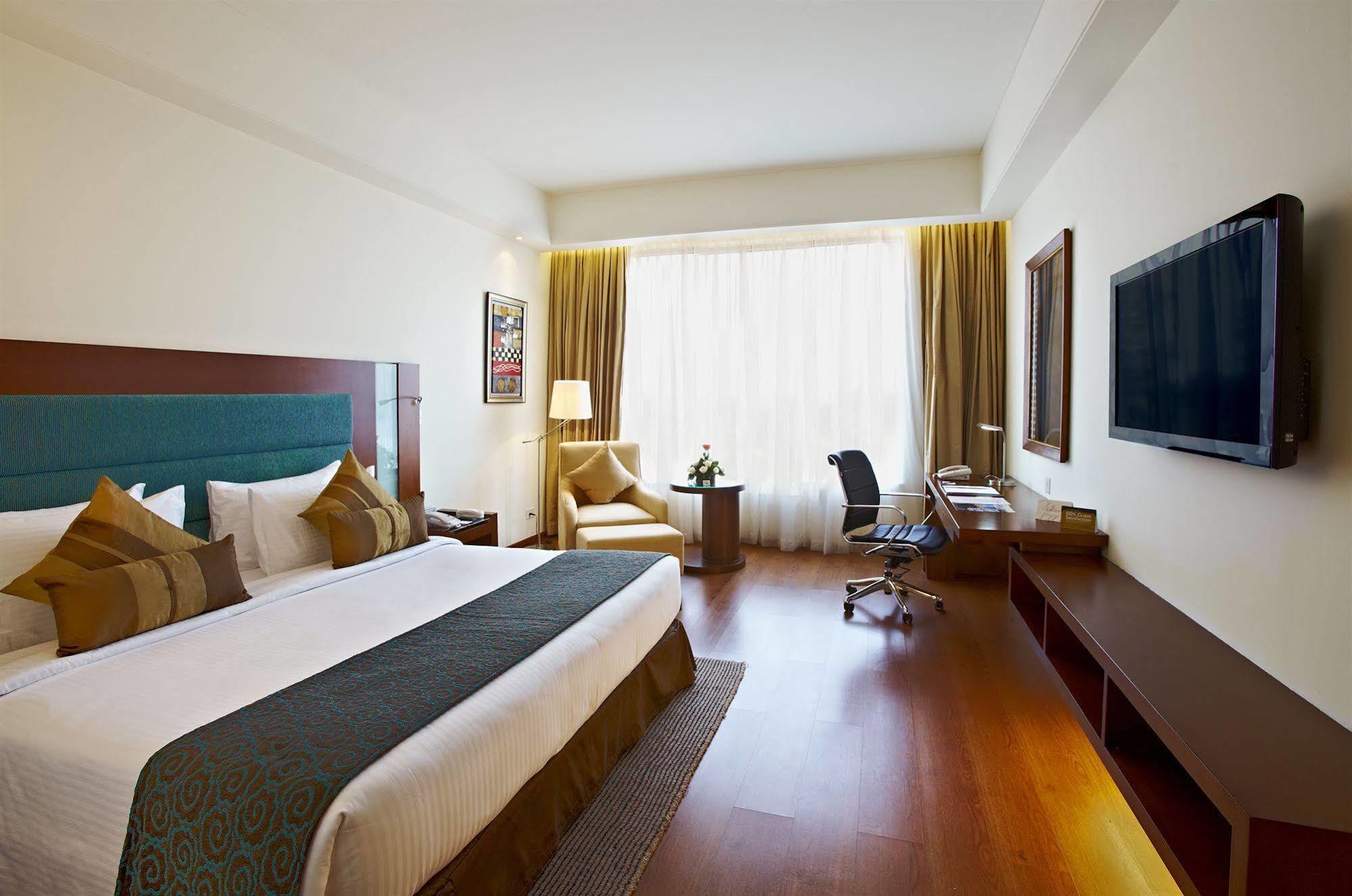 Radisson Blu Hotel Rudrapur Buitenkant foto