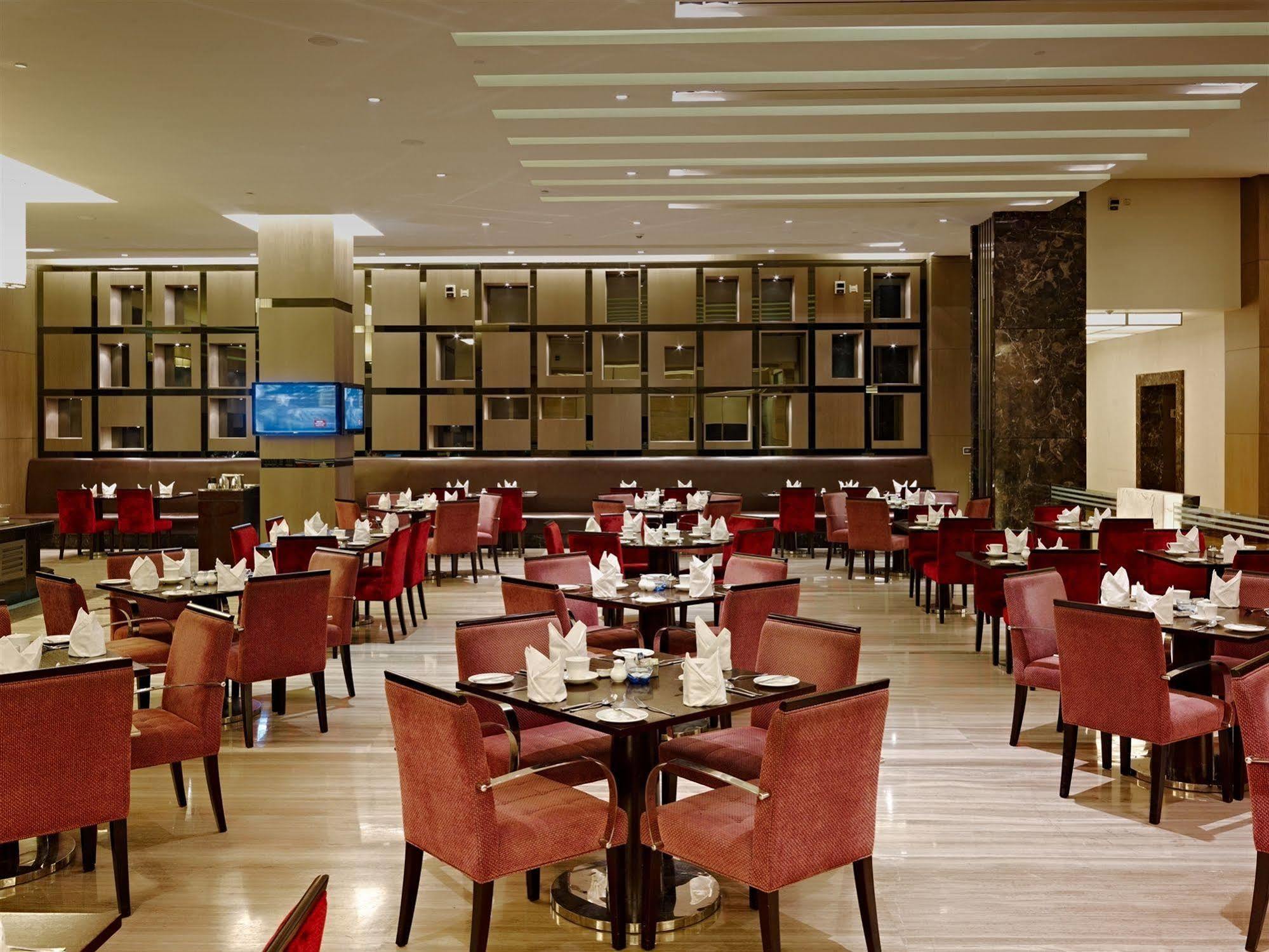 Radisson Blu Hotel Rudrapur Buitenkant foto