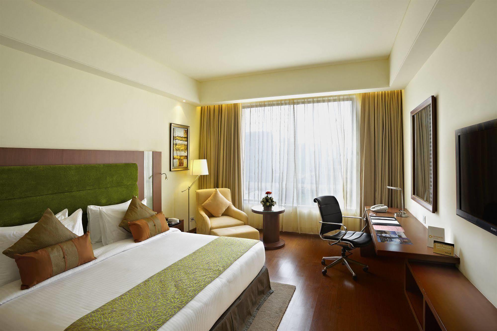 Radisson Blu Hotel Rudrapur Buitenkant foto
