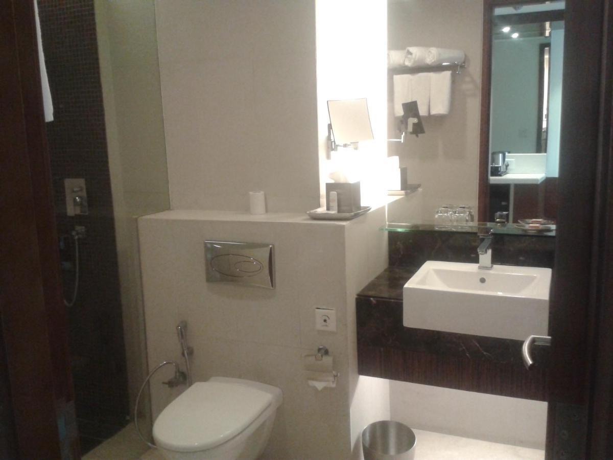 Radisson Blu Hotel Rudrapur Buitenkant foto
