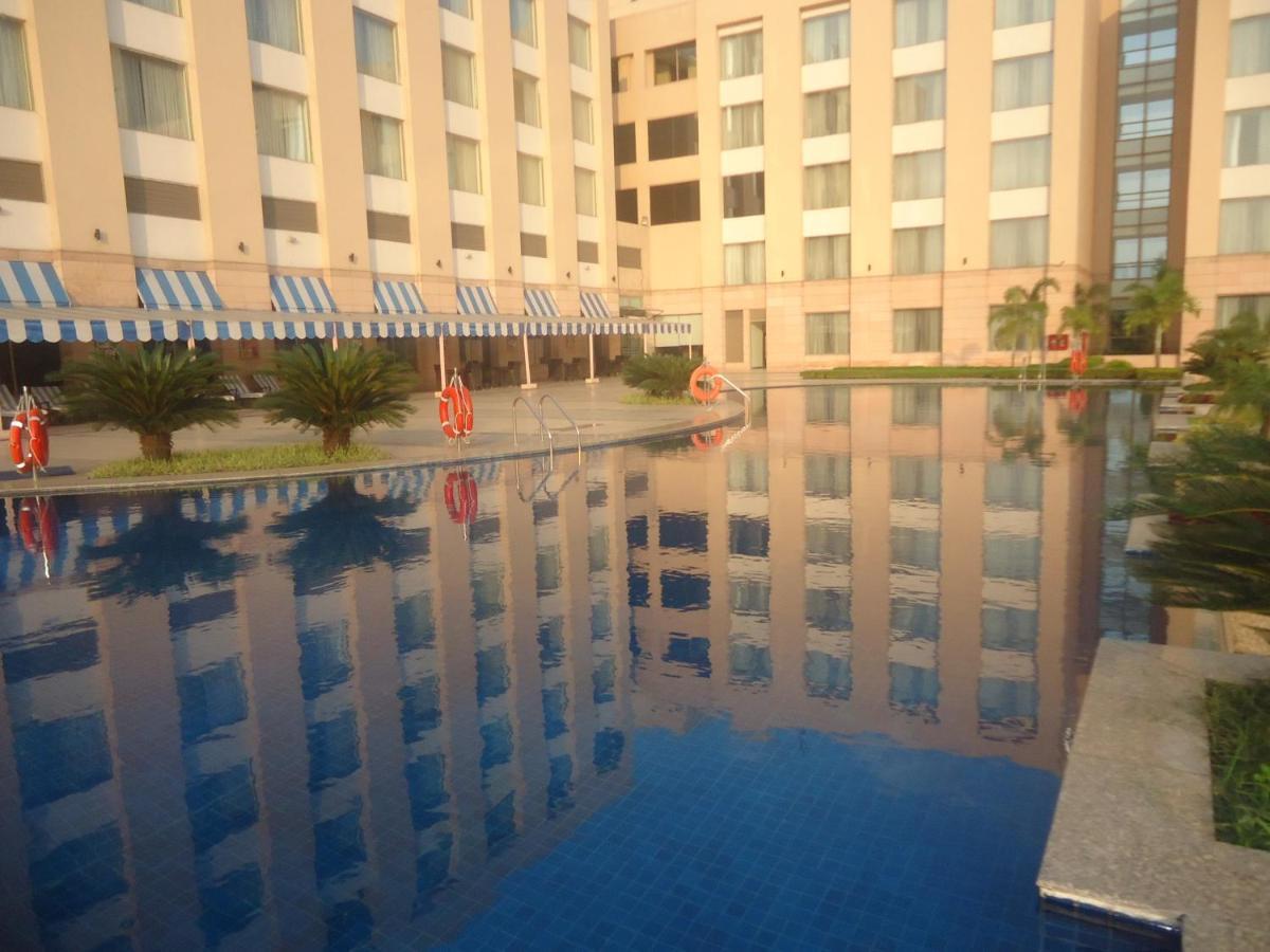 Radisson Blu Hotel Rudrapur Buitenkant foto